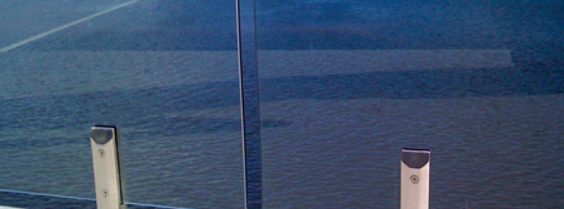 Láthatatlan védelem - üvegkorlátok