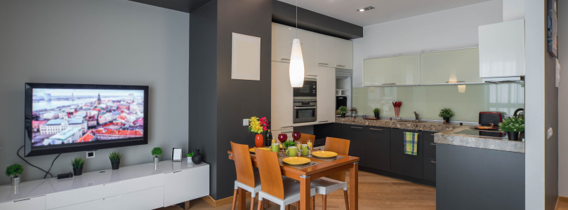 Rakhatunk laminált padlót a konyhába vagy a fürdőbe?