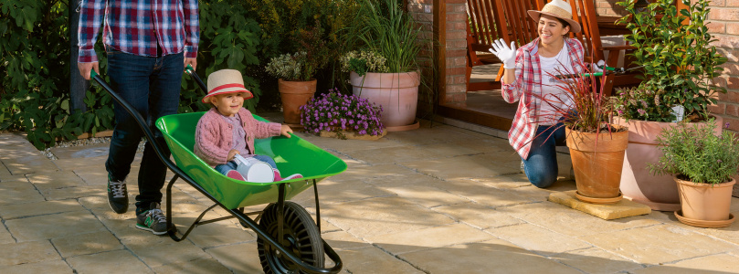 Ma már a kert a zöld nappali!